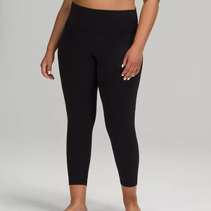 Lululemon align crops size 4 in really good condition!